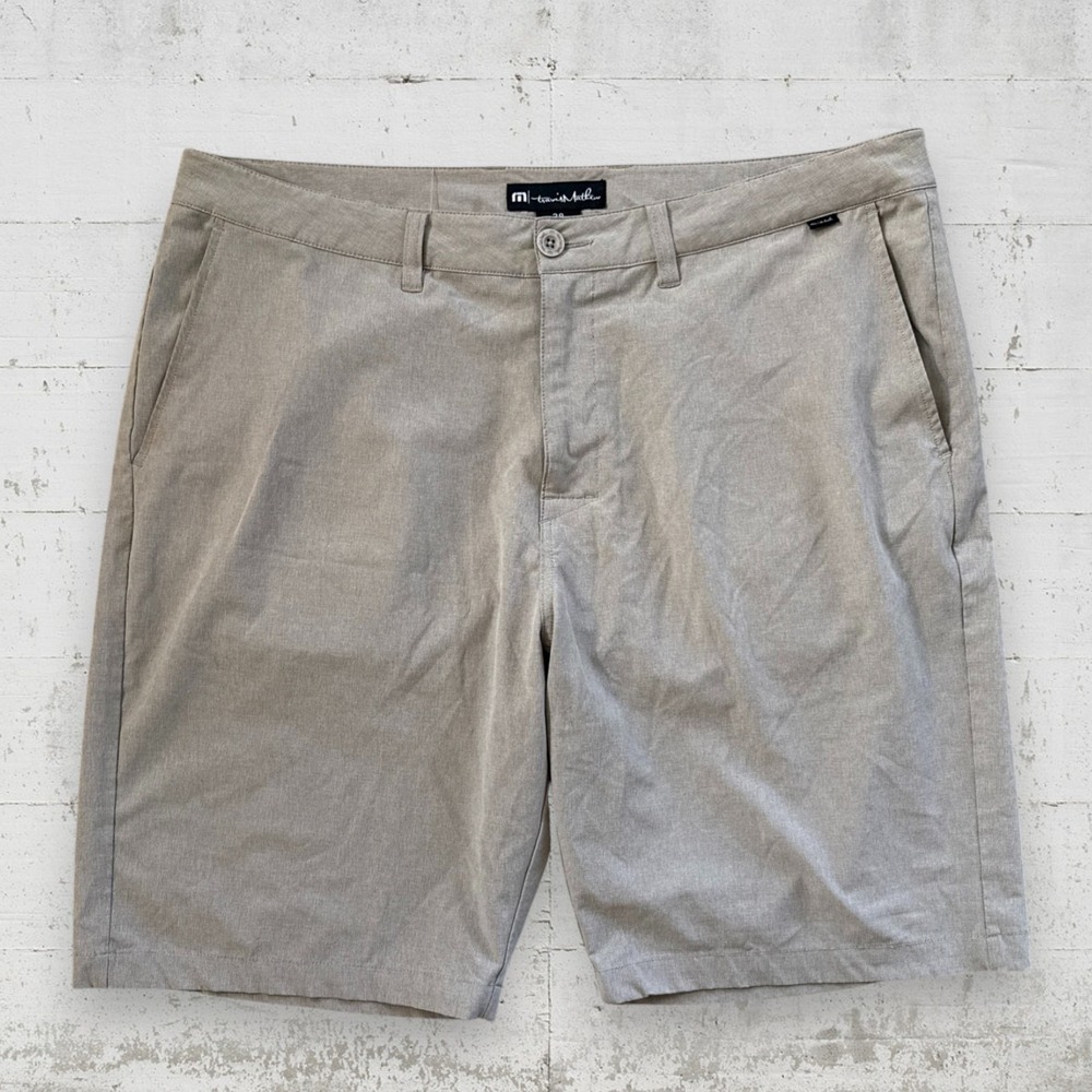 Travis Mathew Golf Shorts Men 38 Beige Stretch Performance Casual 9.5"